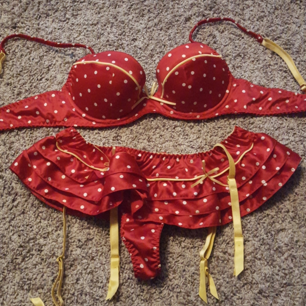 Flirty, sexy Victoria's secret bra and panty set